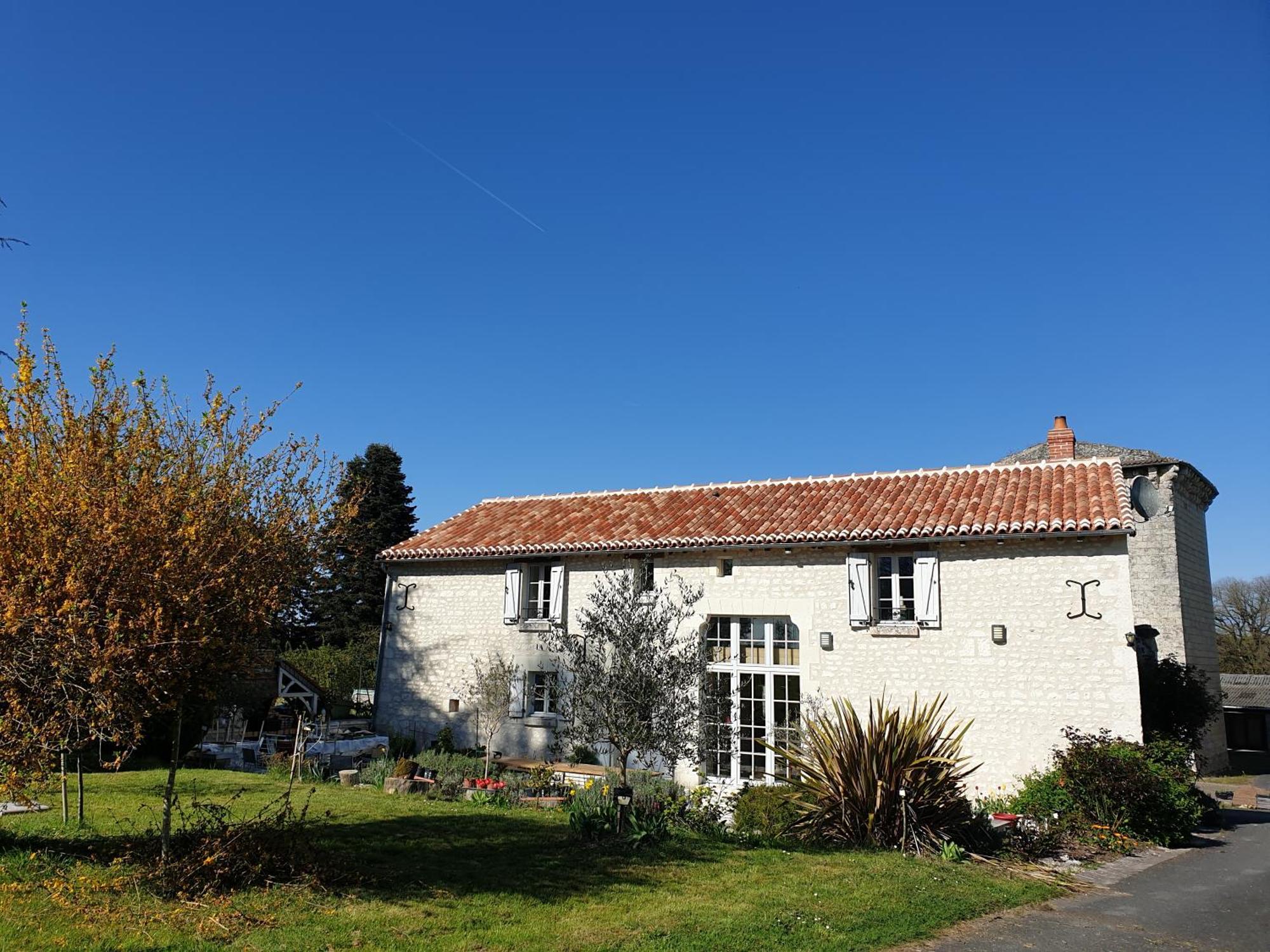 La Tour Du Raygnier Bed & Breakfast Verneuil-le-Chateau Екстериор снимка